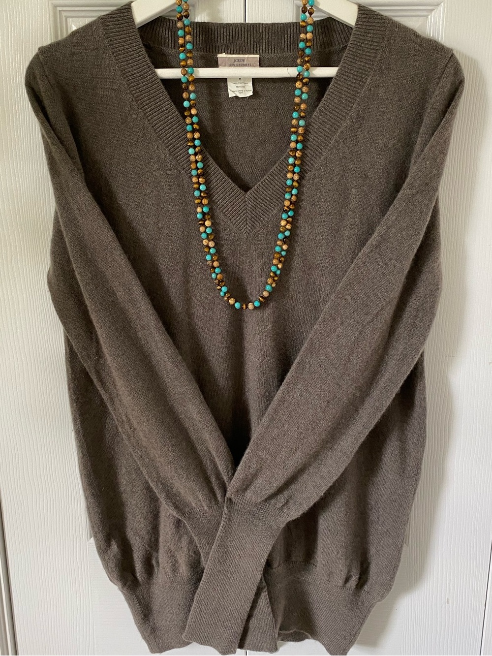 J. Crew 100% Cashmere Italian yarn V-Neck Sweater in Soft  Brown Size Medium